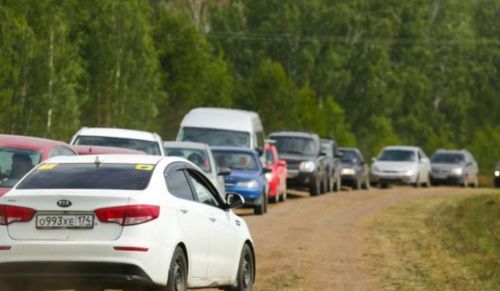 В Челябинской области на границе с Казахстаном образовалась огромная пробка
