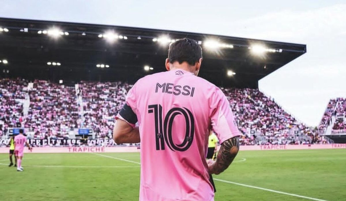 Месси обошел Роналду по числу голов, исключая пенальти