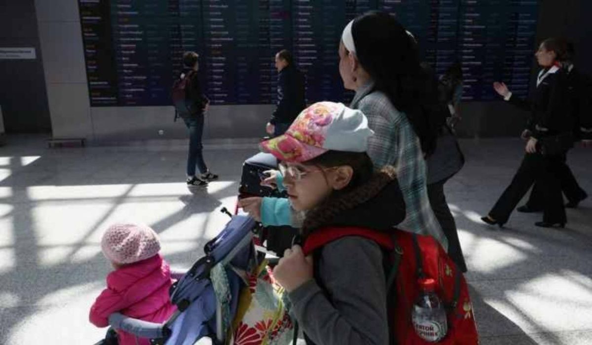 Новые правила выезда с детьми в Абхазию и Белоруссию: заявление МИД