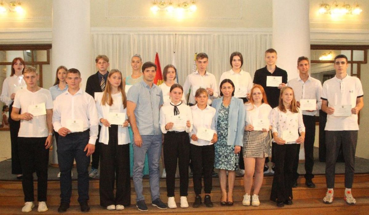 В Челябинске наградили лучших школьников региона 