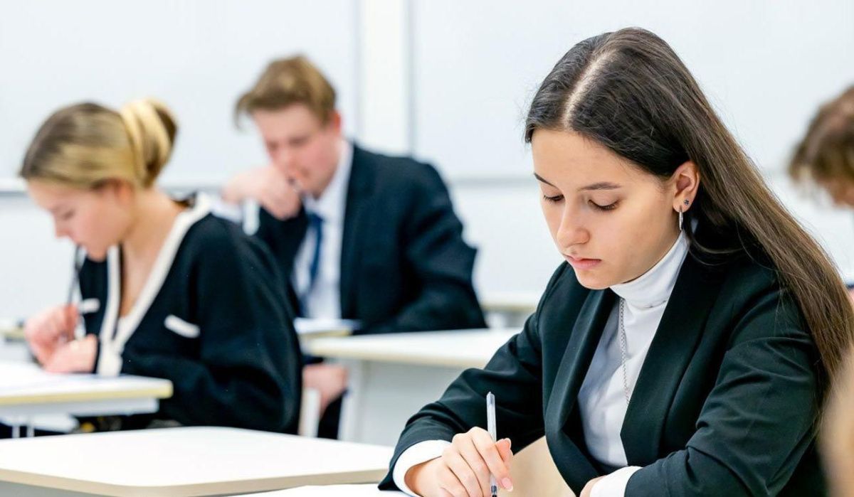 Энергетики Москвы взяли под контроль электроснабжение школ в период сдачи важных экзаменов