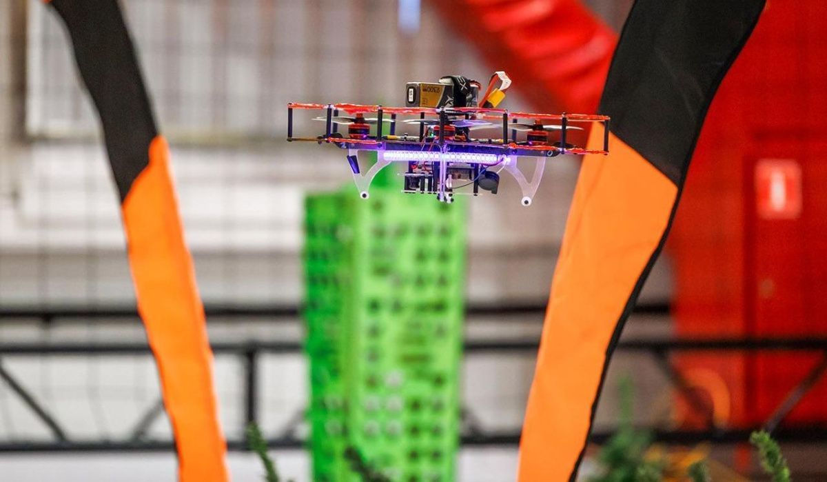 В &quot;Сколкове&quot; состоятся соревнования роевых дронов