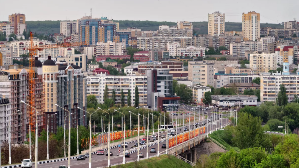 В небе над Белгородом прогремели 6 взрывов, работает ПВО