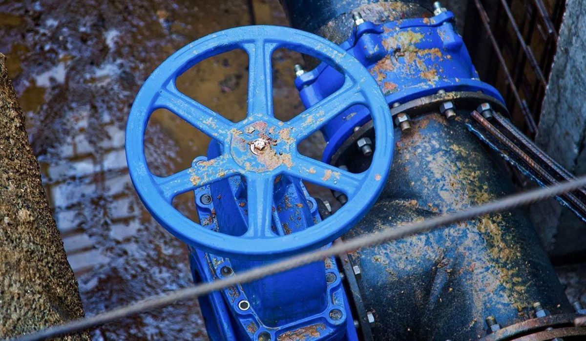 Стартовали работы по переносу транзитного водопровода на улице Макаренко в Москве