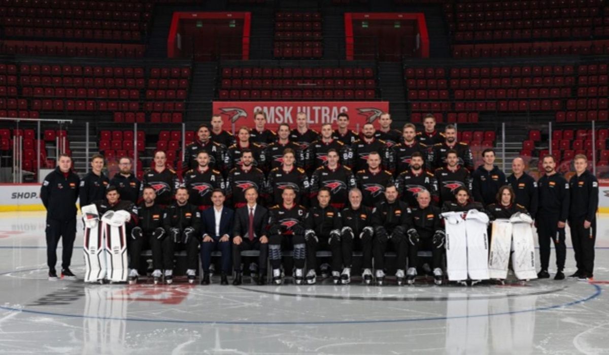 Омский &quot;Авангард&quot; подарил очередной подарок 101-летнему фанату команды