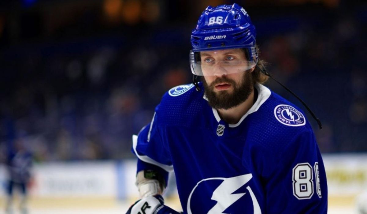 Камера попалась под &quot;горячую руку&quot; Кучерова в матче НХЛ