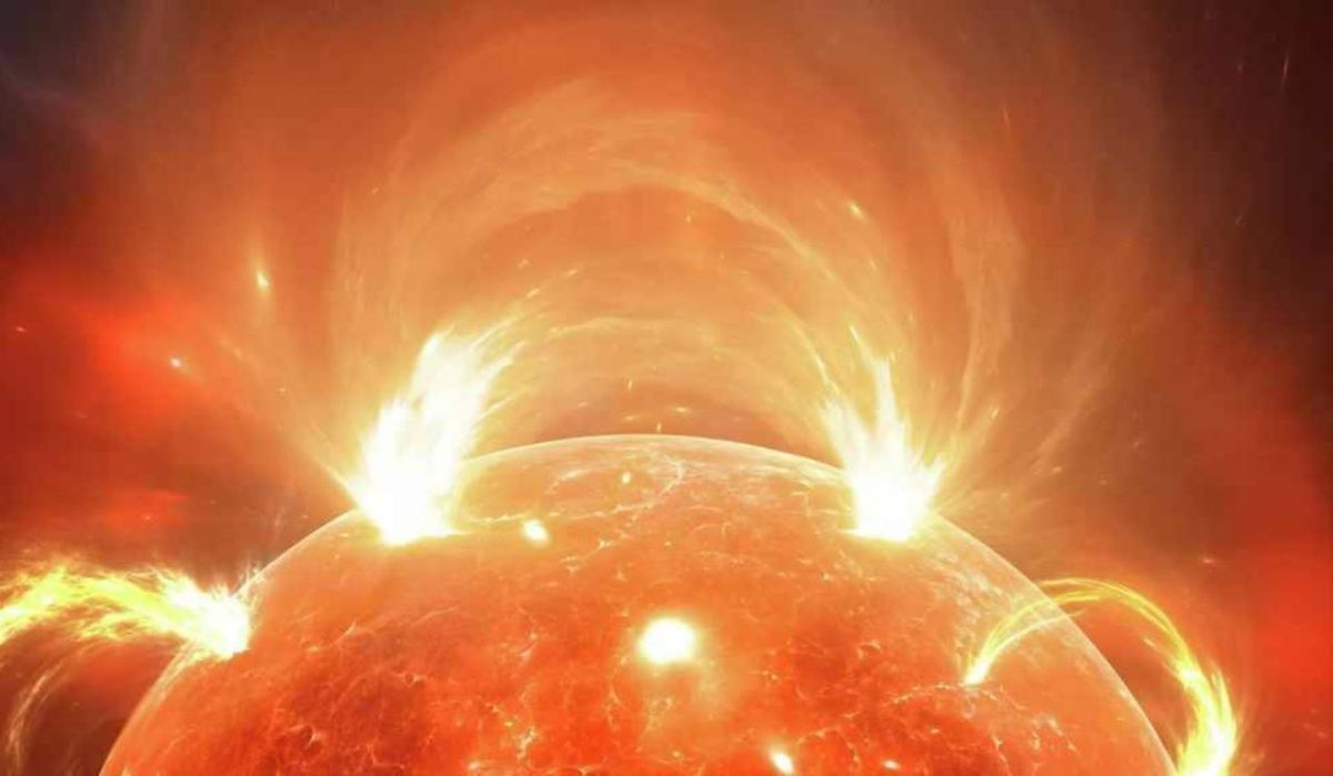 Три мощные вспышки на Солнце за двое суток: что это значит для Земли?