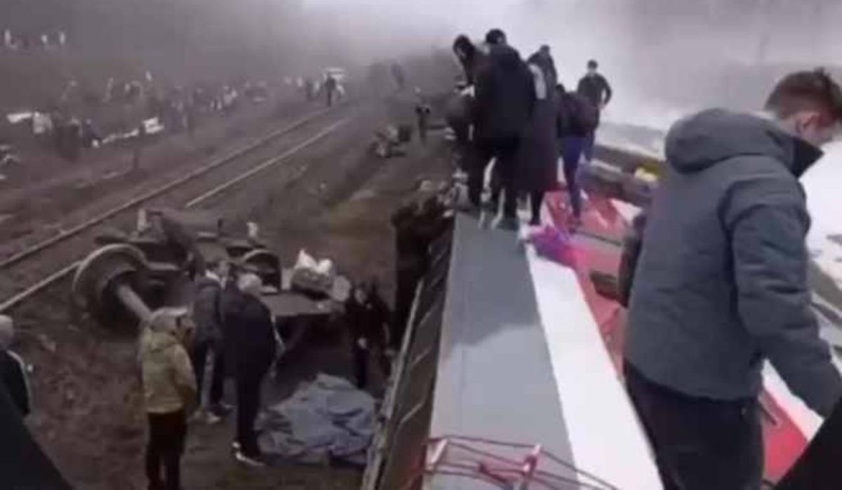 В перевернувшемся в Ульяновской области поезде ехали 65 детей из Челябинской области