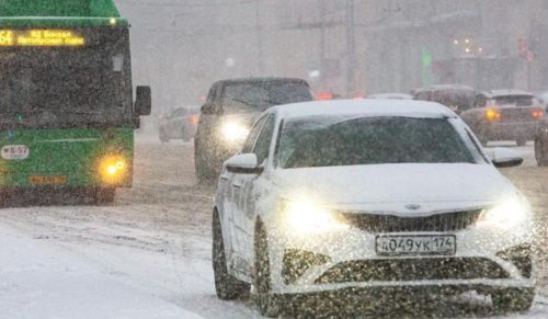 В Челябинской области ограничили движение автомобилей из-за снегопада 