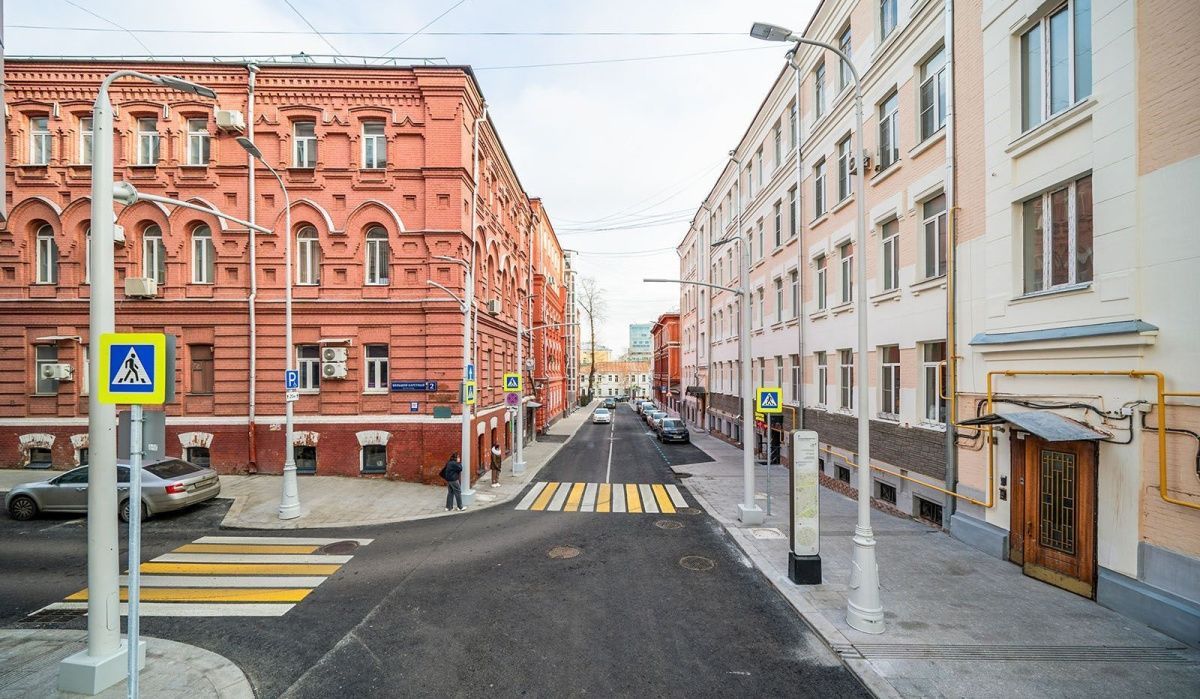 В центре Москвы завершено благоустройство пяти исторических переулков