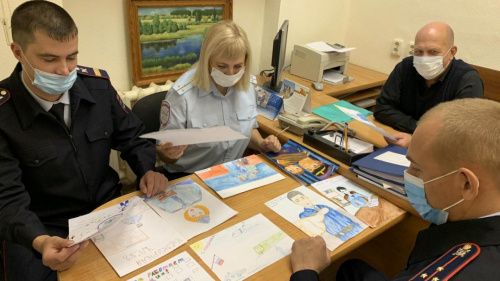 Конкурс "Мои родители работают в полиции" прошёл в Южно-Уральском ЛУ МВД