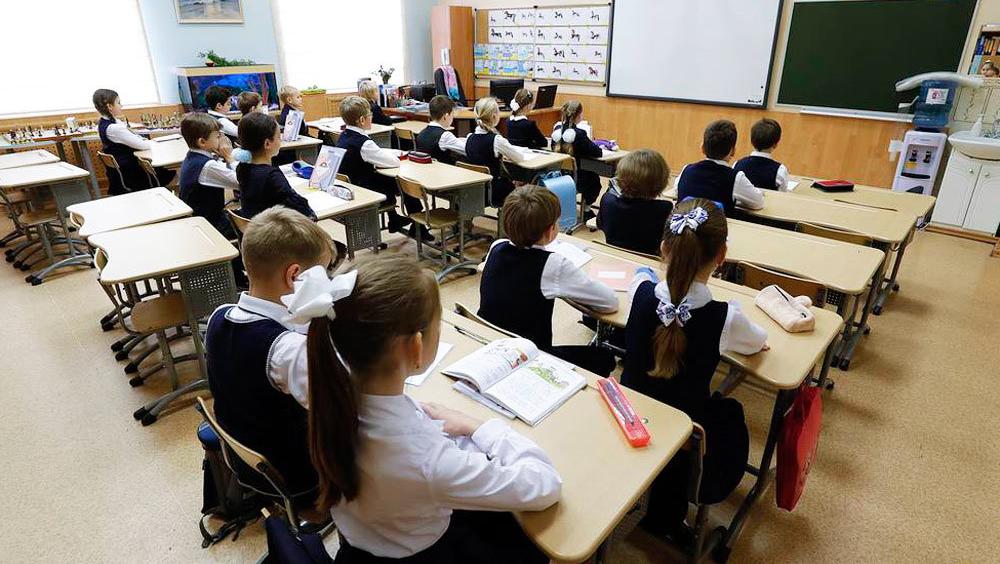 В Челябинской области в школах введут "плавающий" график занятий