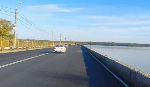 В Челябинской области водителей грузового транспорта просят не ездить по плотине 