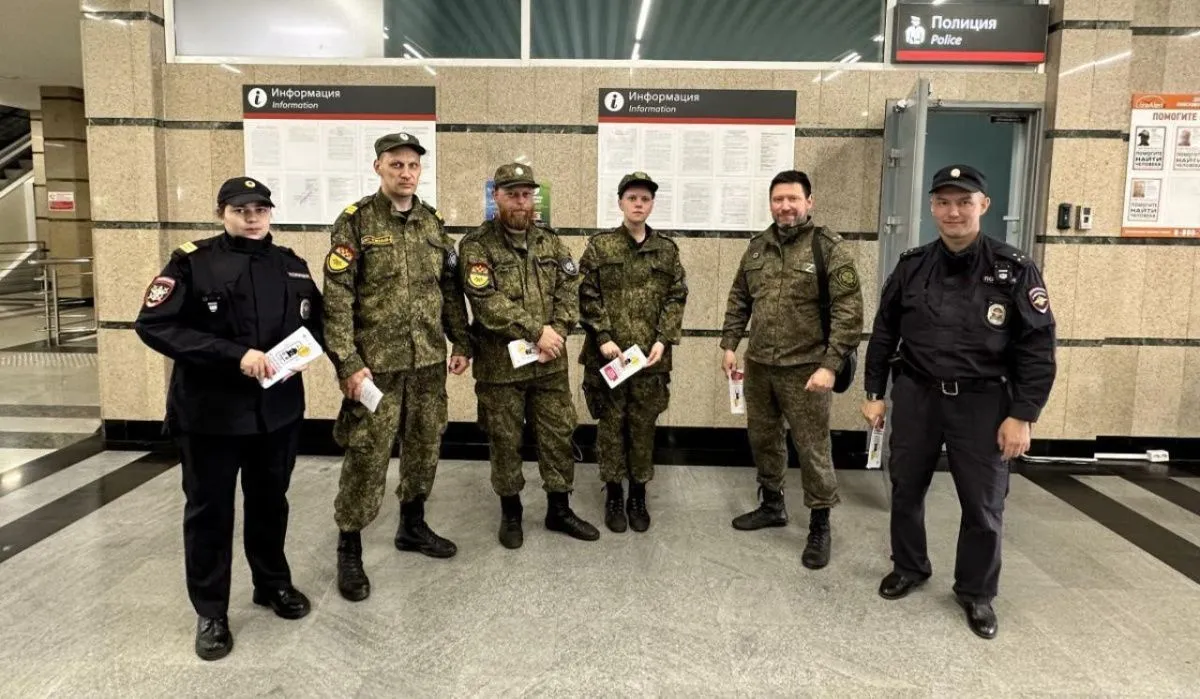 В Челябинске транспортные полицейские напомнили гражданам о безопасности